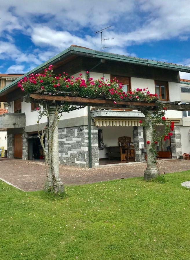 Bella Vita Guesthouse -Parcheggio Privato Interno Arona Exterior photo